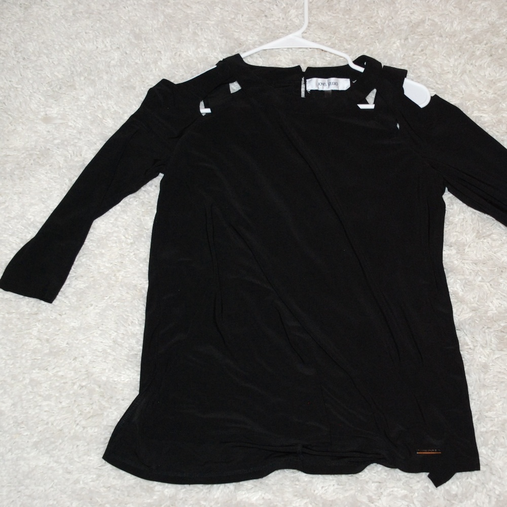 Jones Studio  3/4 sleeve open shoulder top XS